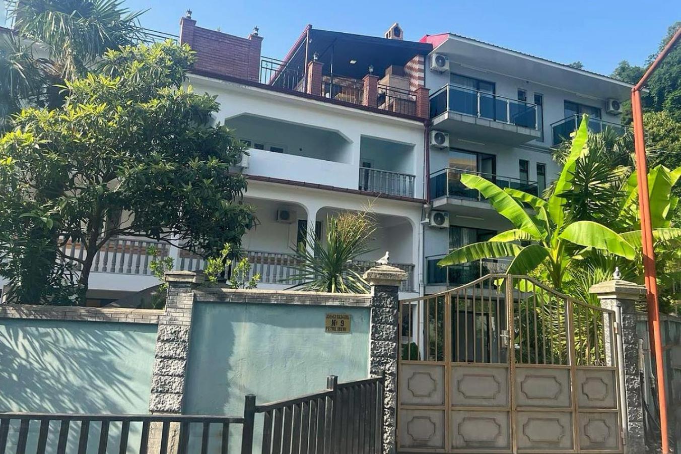 Hotel Ararat Гонио Екстериор снимка