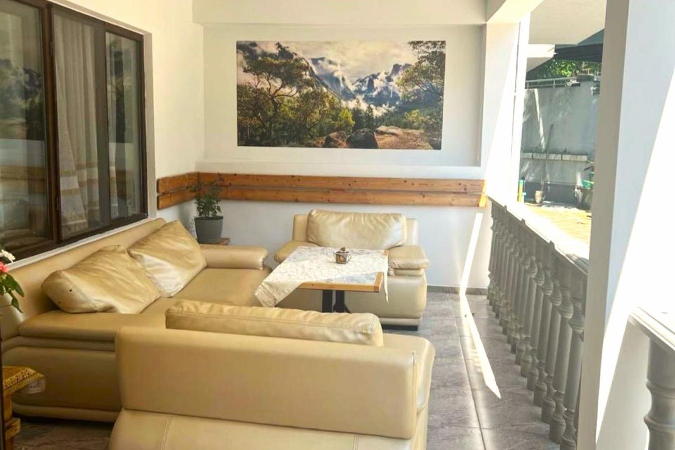 Hotel Ararat Гонио Екстериор снимка