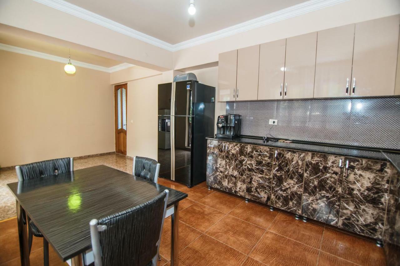 Hotel Ararat Гонио Екстериор снимка