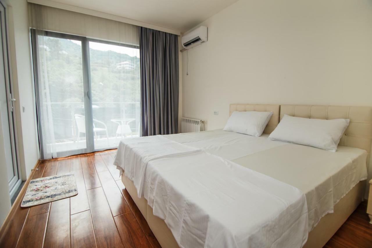 Hotel Ararat Гонио Екстериор снимка