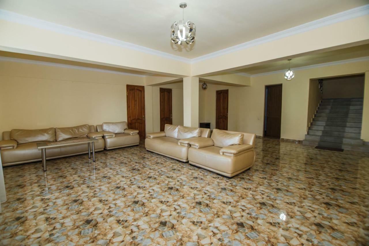 Hotel Ararat Гонио Екстериор снимка